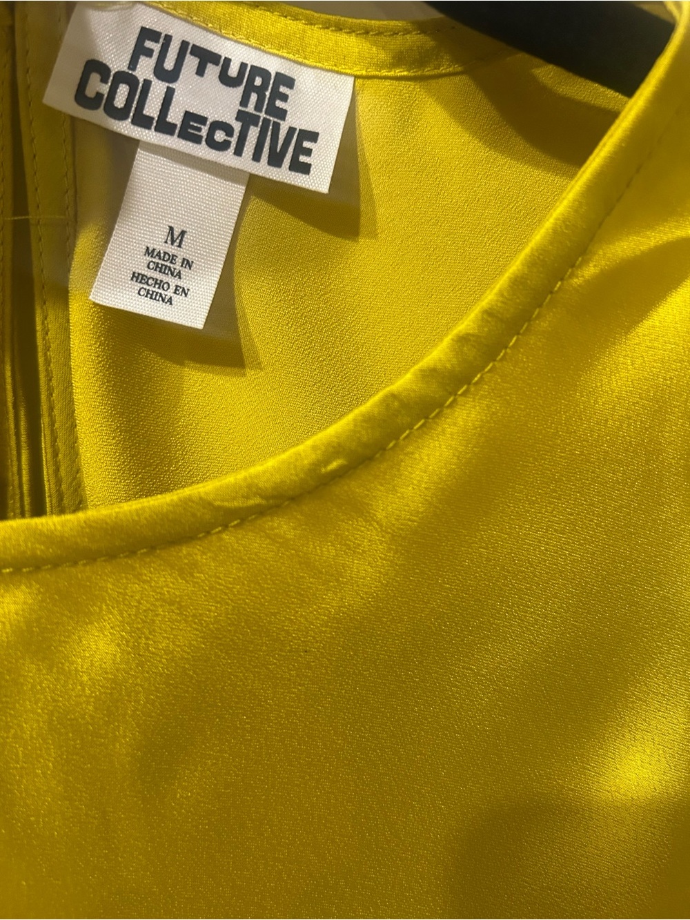 Elegant Yellow Lace-Trim Maxi Dress - Picture 3 of 7